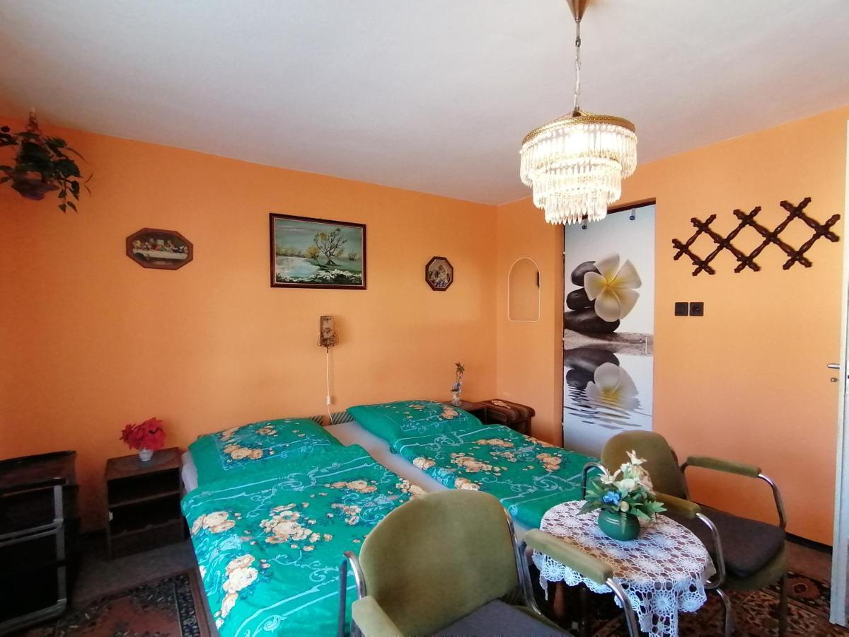Ildiko Vendeghaz Heviz Appartement Buitenkant foto