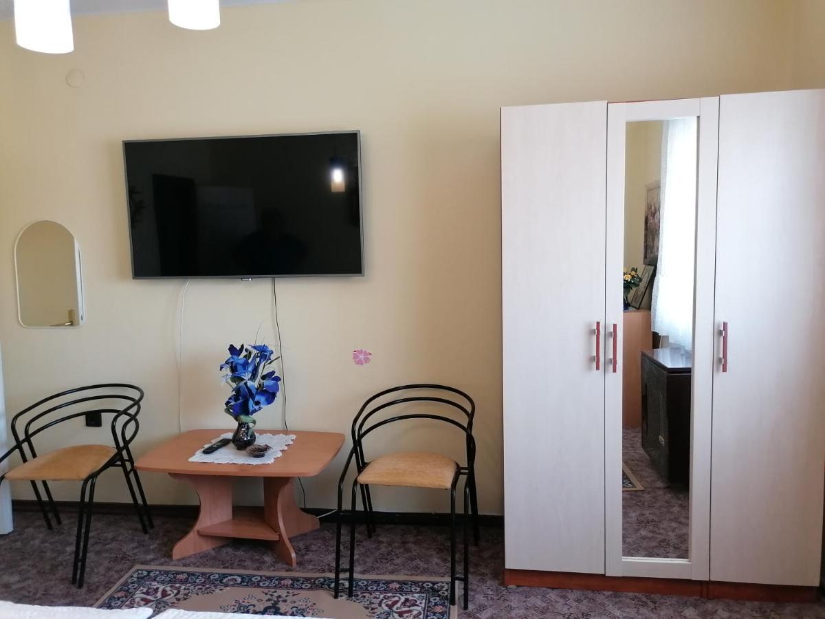 Ildiko Vendeghaz Heviz Appartement Buitenkant foto