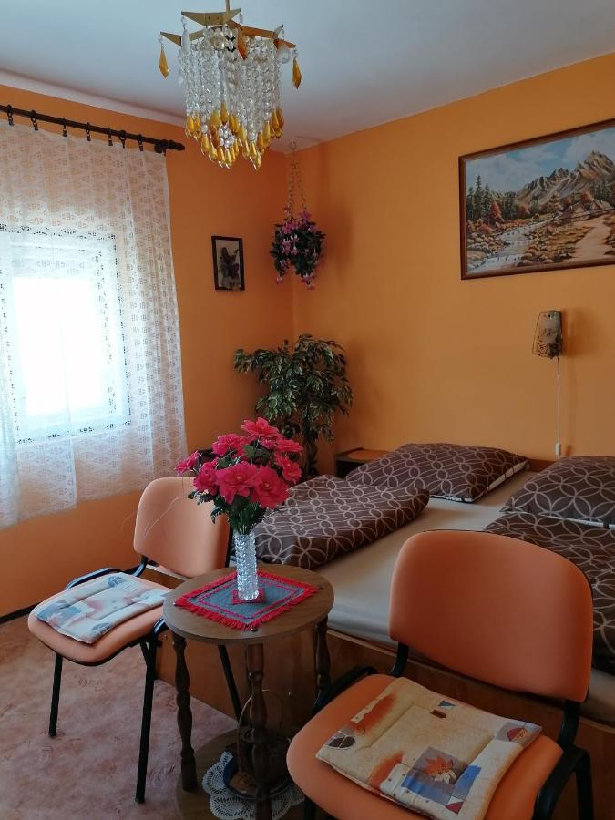 Ildiko Vendeghaz Heviz Appartement Buitenkant foto